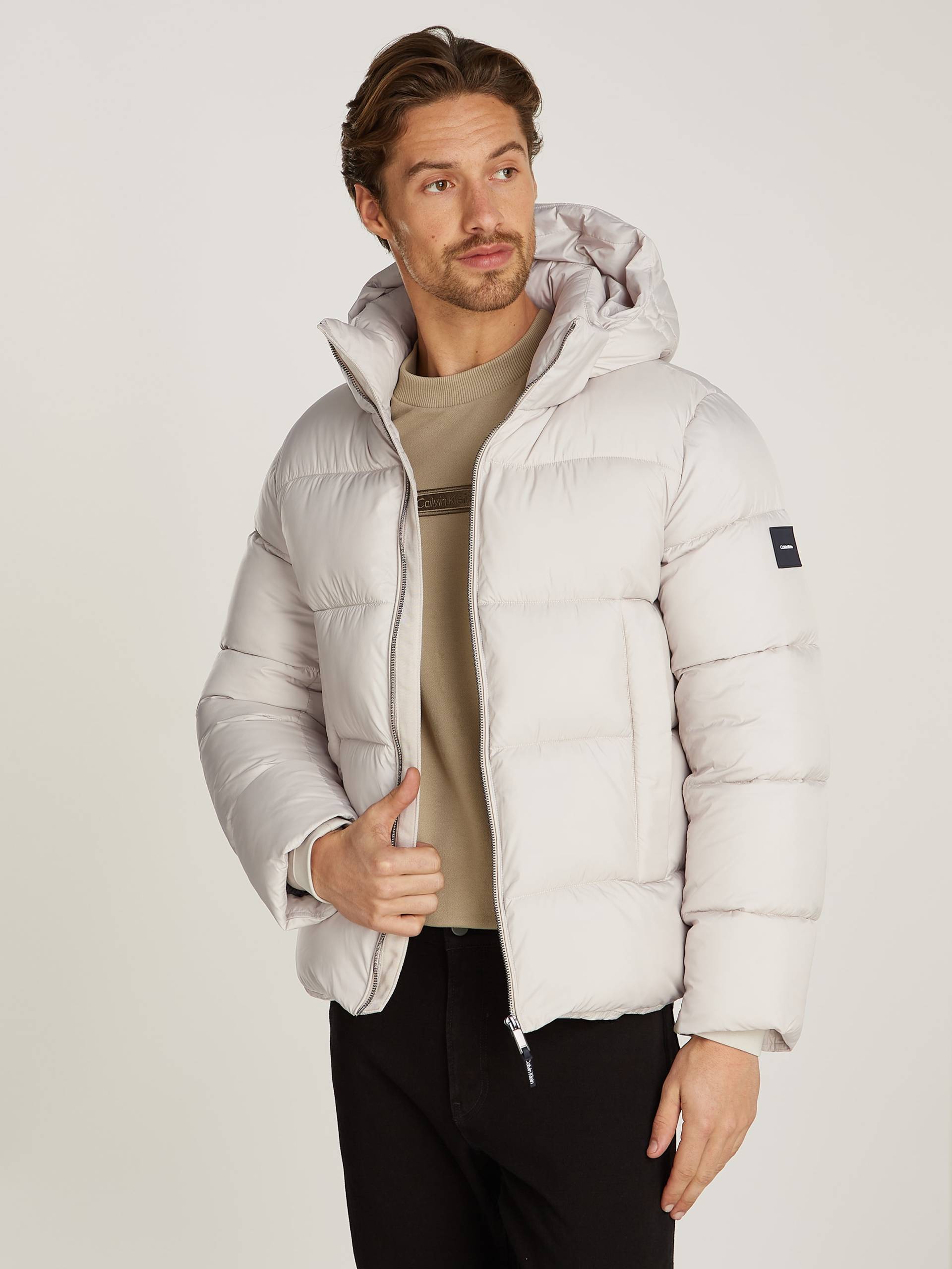 Calvin Klein Outdoorjacke »HOODED QUILT PUFFER MW«, mit Kapuze, mit Logopatch von Calvin Klein