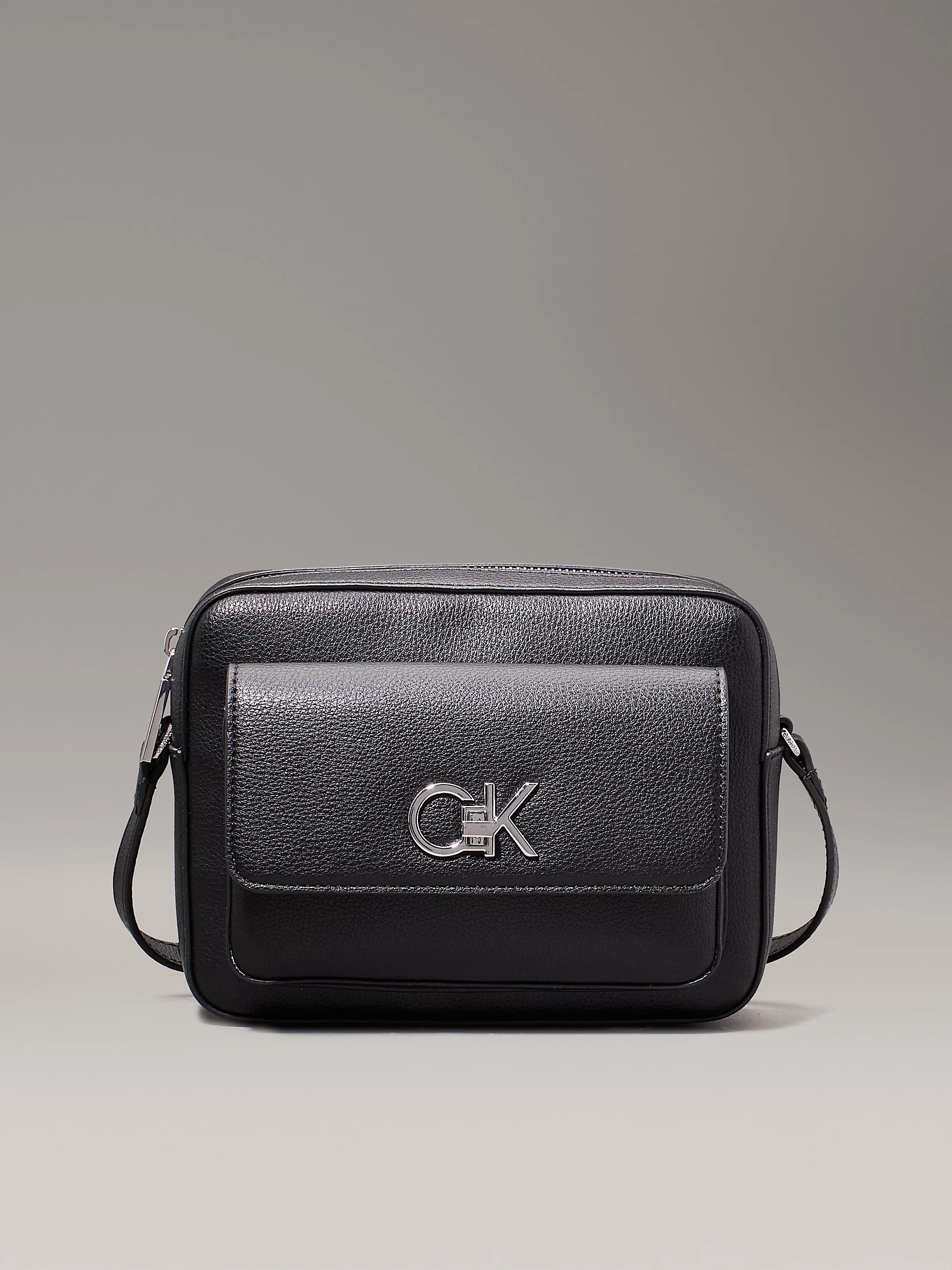Calvin klein RE-LOCK CAMERA-0 Einmalige Grösse Calvin klein RE-LOCK CAMERA-0 Einmalige Grösse von Calvin klein