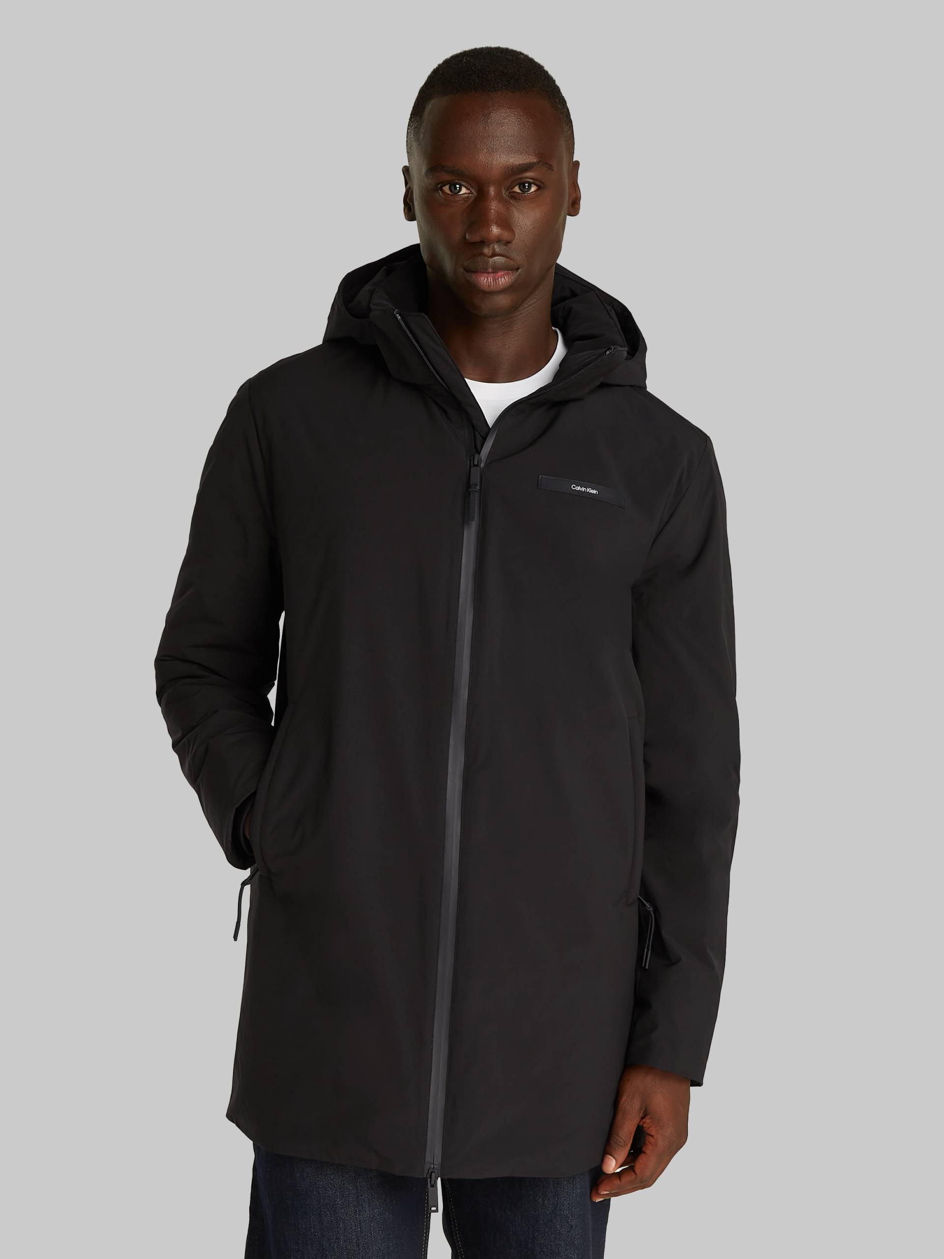 Calvin Klein Regenmantel »TECHNICAL NON-QUILT PARKA«, mit Logoprint von Calvin Klein