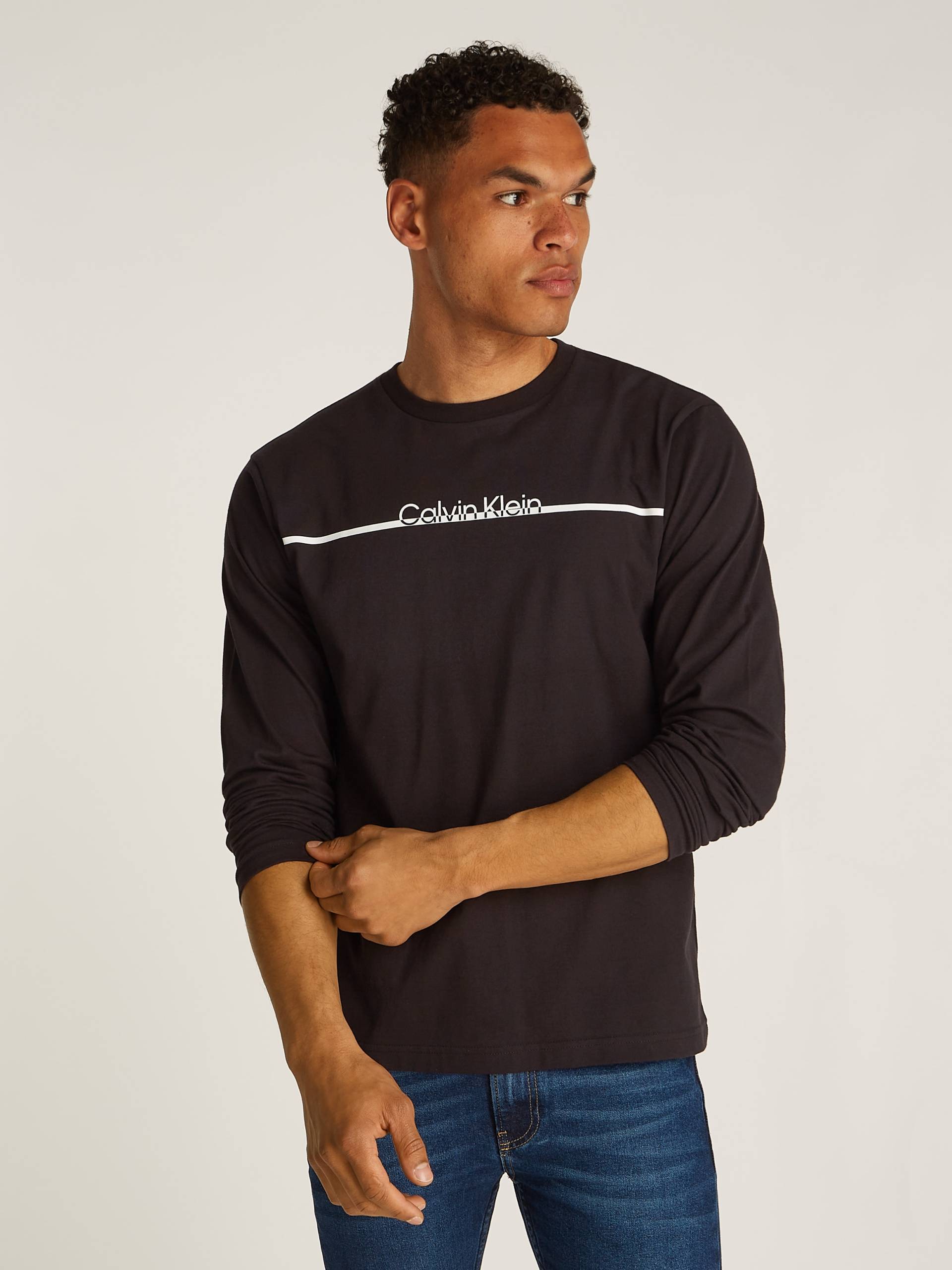 Calvin Klein Rundhalsshirt »SPLIT LINE LOGO LS T-SHIRT«, mit Logoprint Calvin Klein Rundhalsshirt »SPLIT LINE LOGO LS T-SHIRT«, mit Logoprint von Calvin Klein