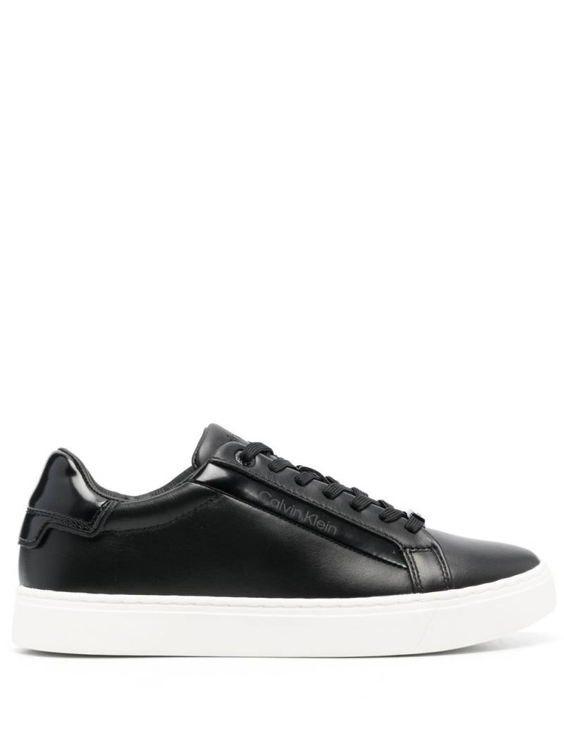 Calvin Klein debossed-logo detail sneakers - Black von Calvin Klein