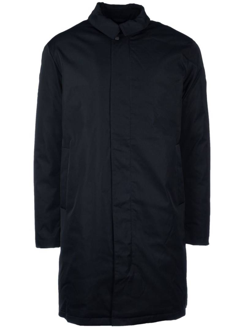 Calvin Klein logo-engraved coat - Black von Calvin Klein