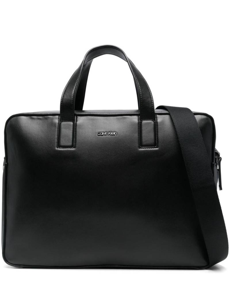 Calvin Klein logo-lettering laptop bag - Black von Calvin Klein