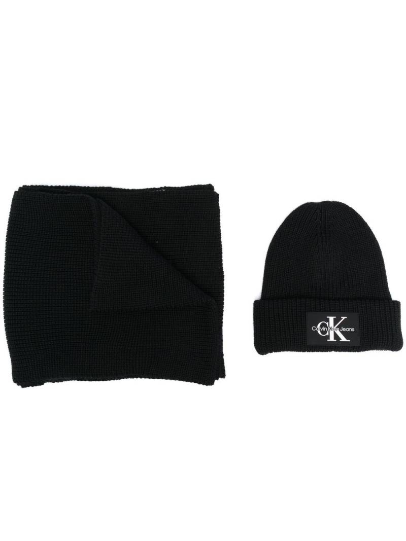 Calvin Klein logo-patch beanie and scarf set - Black von Calvin Klein