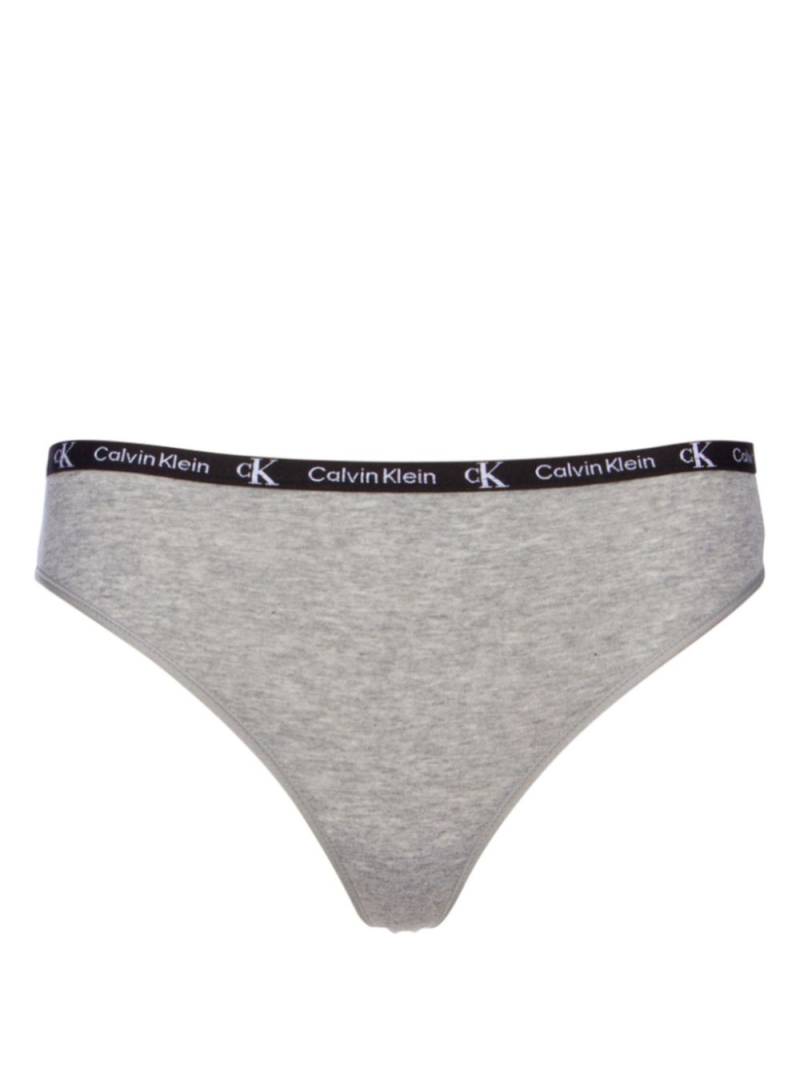 Calvin Klein logo-print waistband thongs - Grey von Calvin Klein