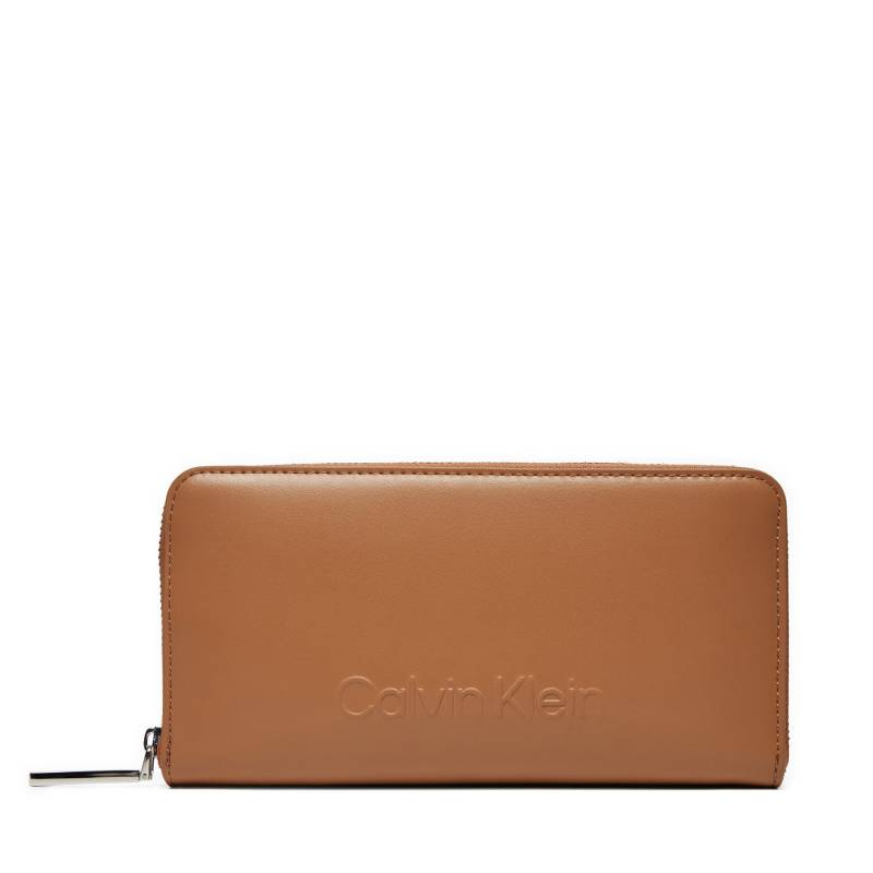 Große Damen Geldbörse Calvin Klein Embossed Logo Zip Lg Wallet K60K612439 Braun von Calvin Klein