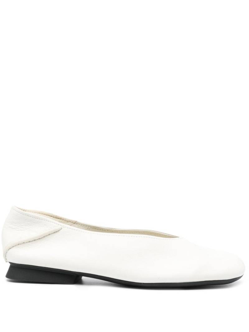 Camper Casi Myra leather ballerina shoes - Neutrals von Camper