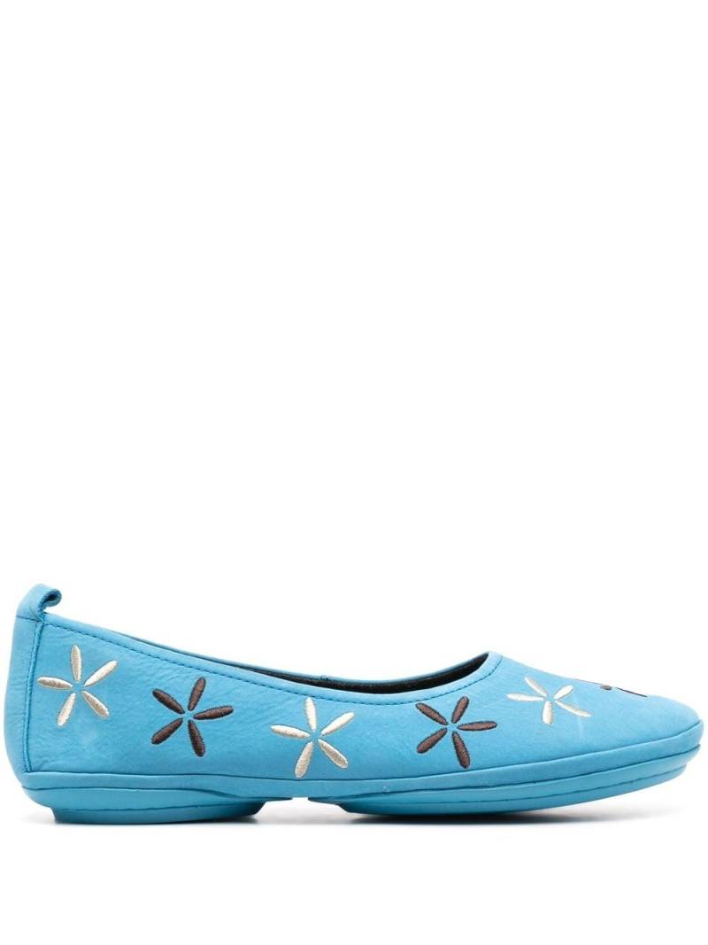 Camper Nina floral-embroidered ballerina shoes - Blue von Camper