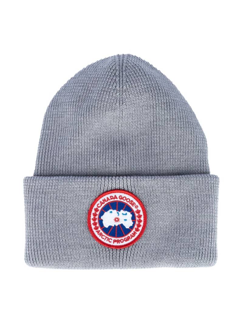 Canada Goose Kids Arctic ribbed-knit beanie - Grey von Canada Goose Kids