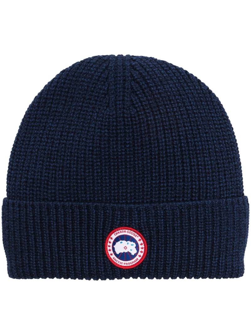 Canada Goose Arctic Disc ribbed-knit beanie - Blue von Canada Goose