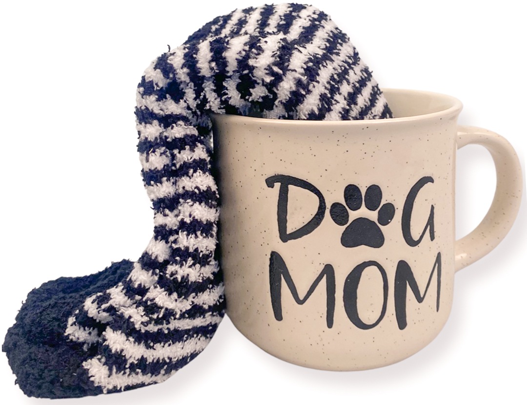 Capelli New York Kuschelsocken, (1 Tasse und 1 Paar Socken), Geschenkset mit gemütlichen Socken und "Dog Mom" Tasse von Capelli New York