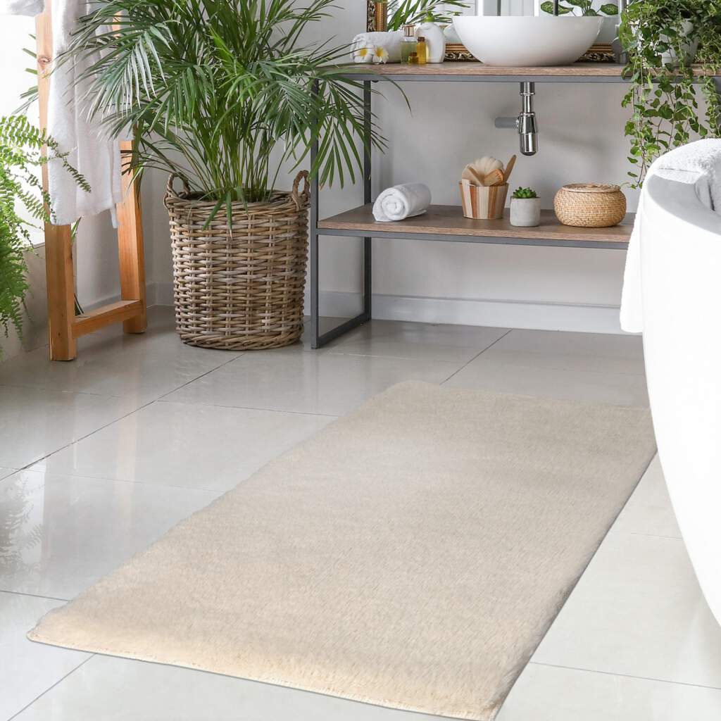 Carpet City Badematte »Topia Mats, Badteppich uni«, rutschhemmend beschichtet, strapazierfähig, Hochflor, Kaninchen Haptik, Polyester, Badezimmerteppich, waschbar Carpet City Badematte »Topia Mats, Badteppich uni«, rutschhemmend beschichtet, strapazierfähig, Hochflor, Kaninchen Haptik, Polyester, Badezimmerteppich, waschbar von Carpet City