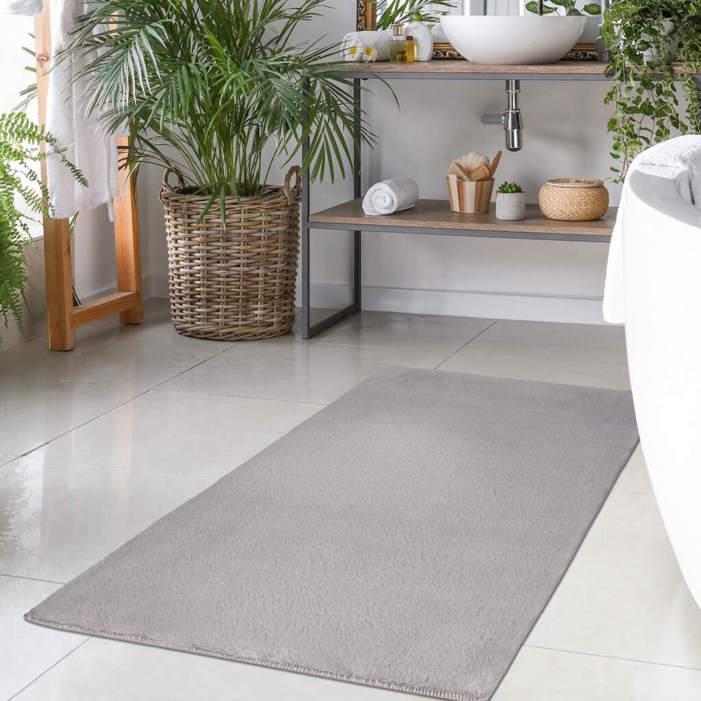 Carpet City Badematte »Topia Mats, Badteppich uni«, Höhe 14 mm, rutschhemmend beschichtet, strapazierfähig, Hochflor, Kaninchen Haptik, Polyester, Badezimmerteppich, waschbar von Carpet City