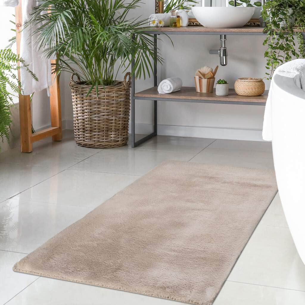 Carpet City Badematte »Topia Mats, Badteppich uni«, rutschhemmend beschichtet, strapazierfähig, Hochflor, Kaninchen Haptik, Polyester, Badezimmerteppich, waschbar Carpet City Badematte »Topia Mats, Badteppich uni«, rutschhemmend beschichtet, strapazierfähig, Hochflor, Kaninchen Haptik, Polyester, Badezimmerteppich, waschbar von Carpet City