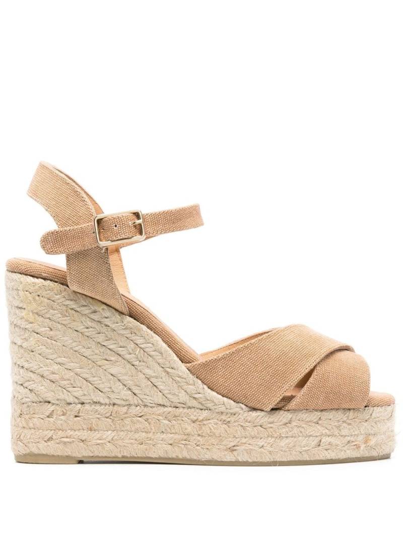 Castañer open-toe 110mm raffia wedge sandals - Brown von Castañer