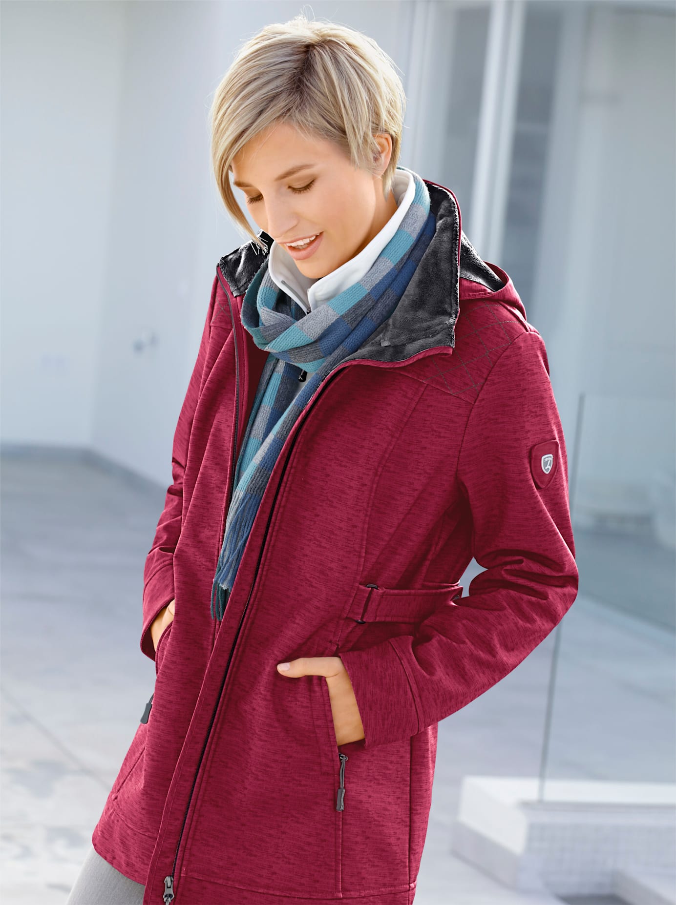 Casual Looks Softshelljacke, mit Kapuze Casual Looks Softshelljacke, mit Kapuze von Casual Looks