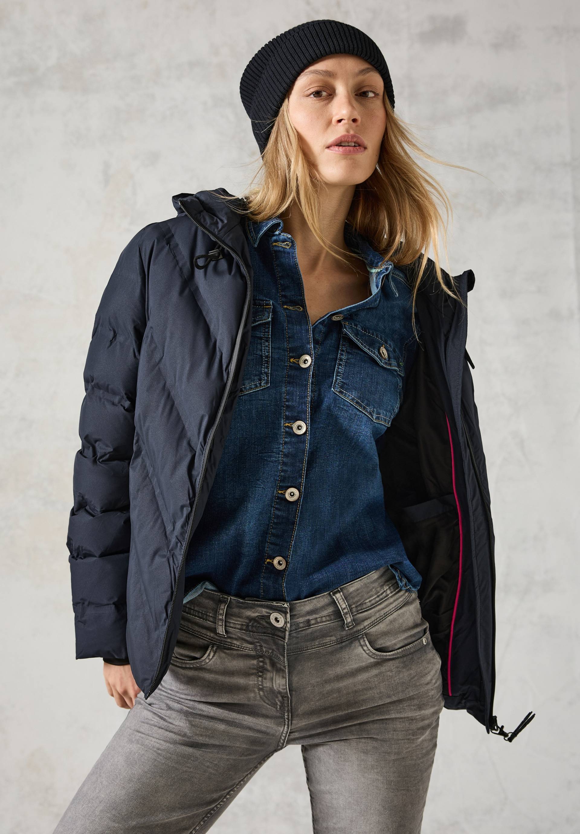 Cecil Outdoorjacke, mit Kapuze, mit Kapuze und verschweissten Nähten Cecil Outdoorjacke, mit Kapuze, mit Kapuze und verschweissten Nähten von Cecil