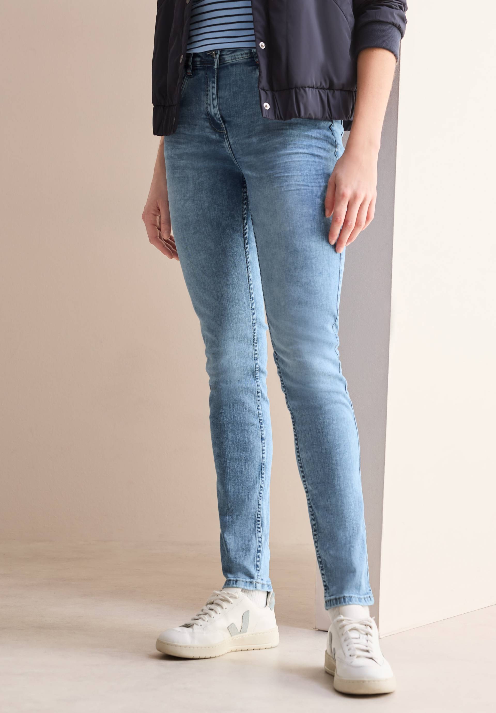 Cecil Slim-fit-Jeans »Style Vicky«, in hellblauer Denim Waschung von Cecil