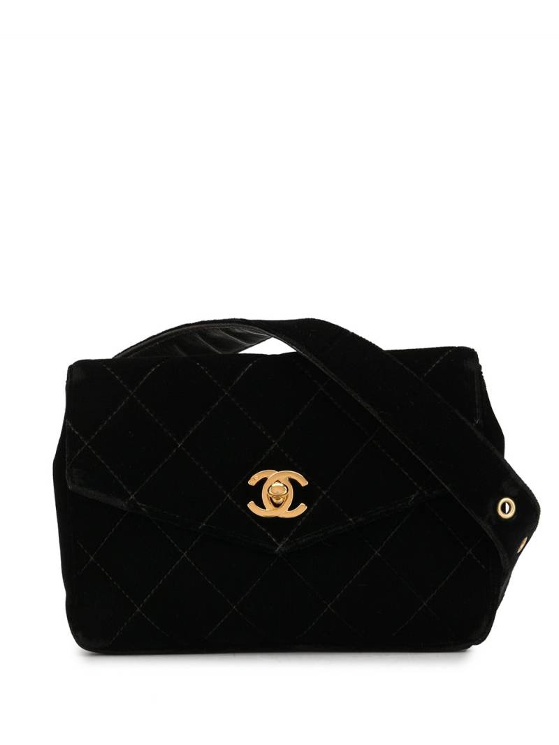 CHANEL Pre-Owned 1995 velvet diamond quilted belt bag - Black von CHANEL Pre-Owned