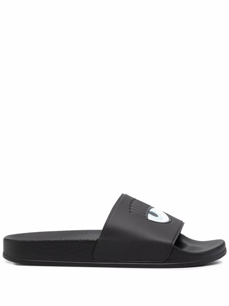 Chiara Ferragni embossed flat slides - Black von Chiara Ferragni