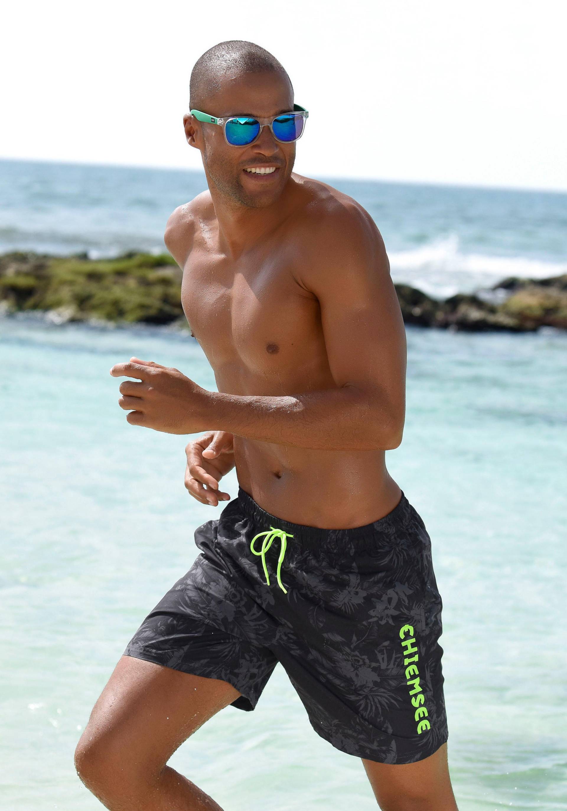 Chiemsee Badeshorts »Esra«, mit Dschungelprint Chiemsee Badeshorts »Esra«, mit Dschungelprint von Chiemsee