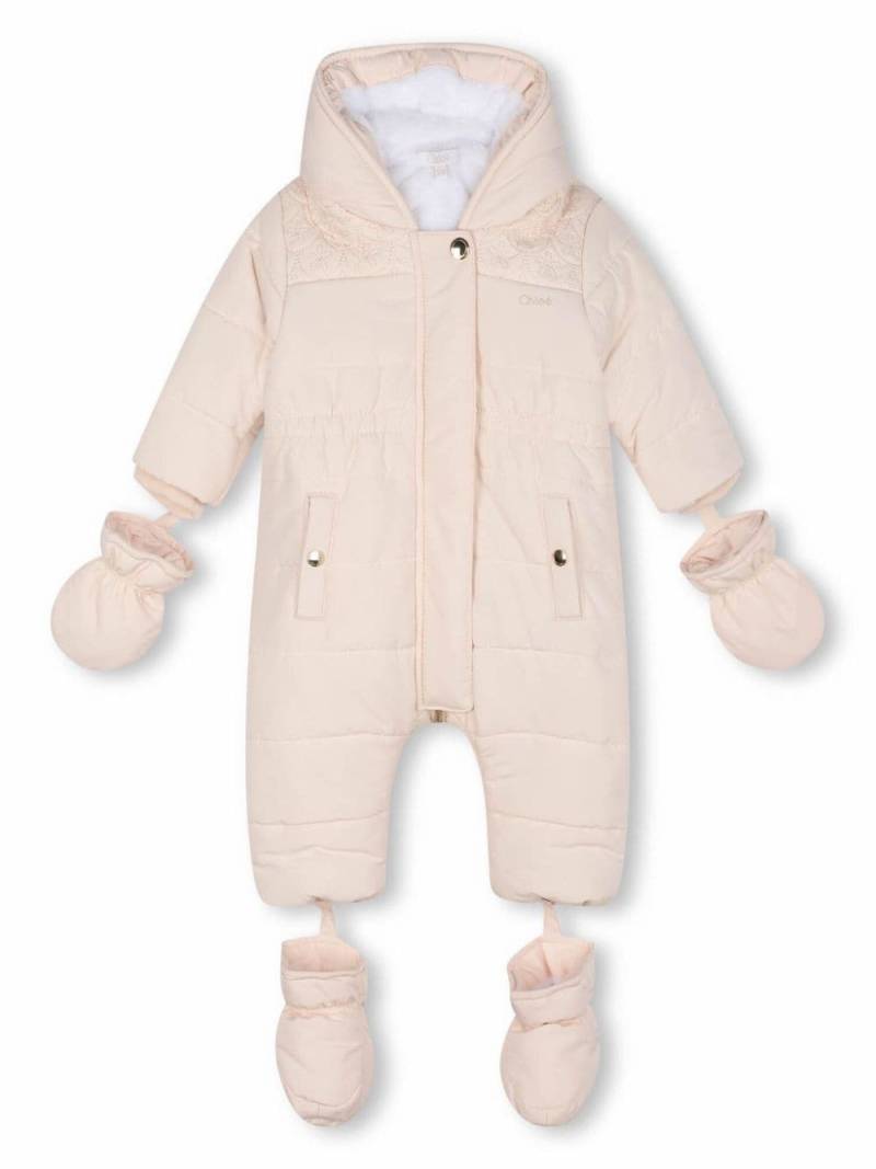 Chloé Kids embroidered-logo padded snowsuit - Neutrals von Chloé Kids