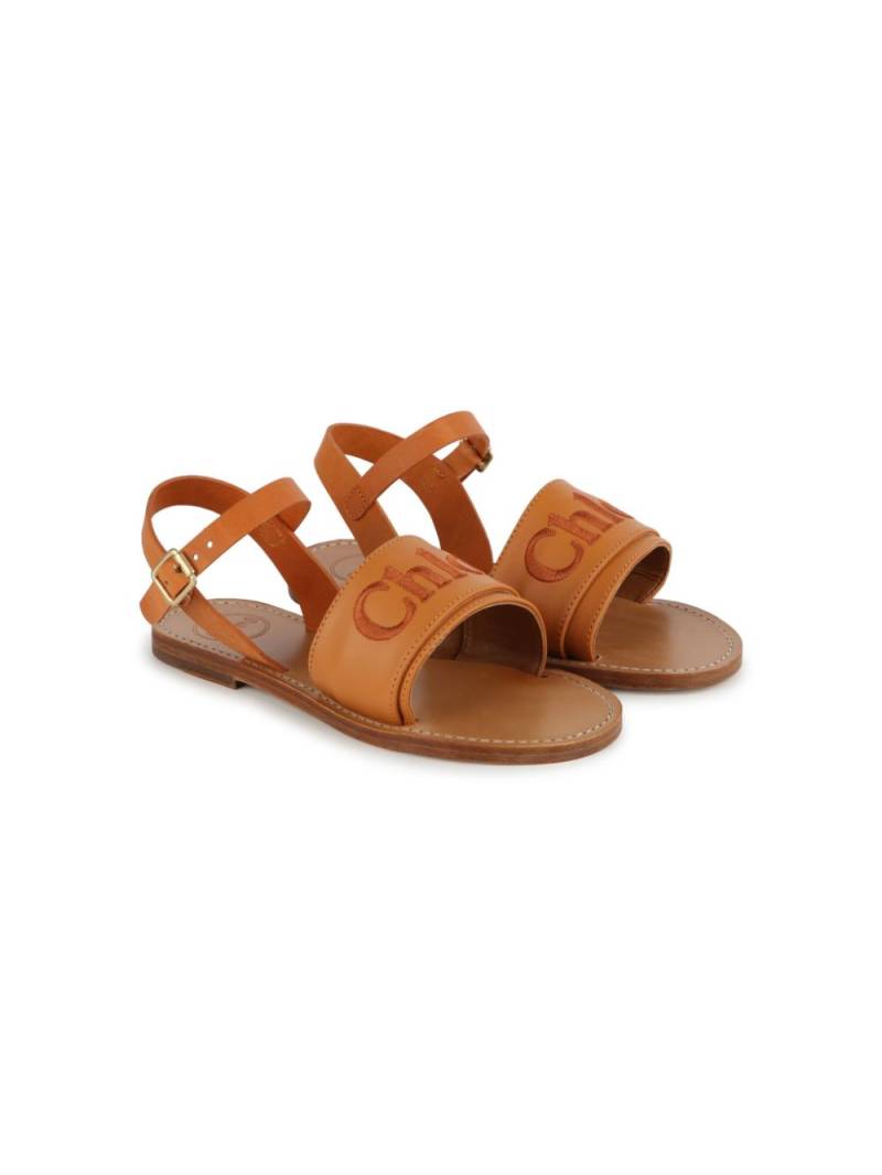 Chloé Kids logo-embroidered leather sandals - Brown von Chloé Kids