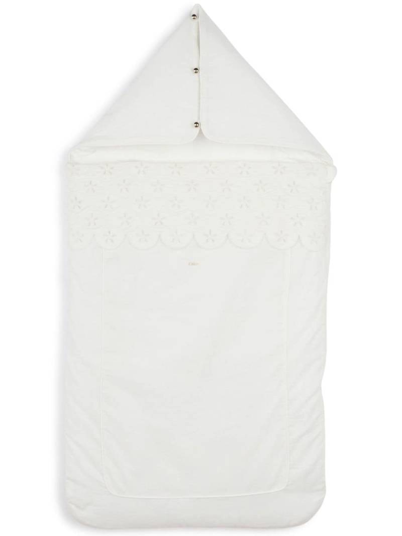 Chloé Kids shells-detail padded sleeping bag - White von Chloé Kids