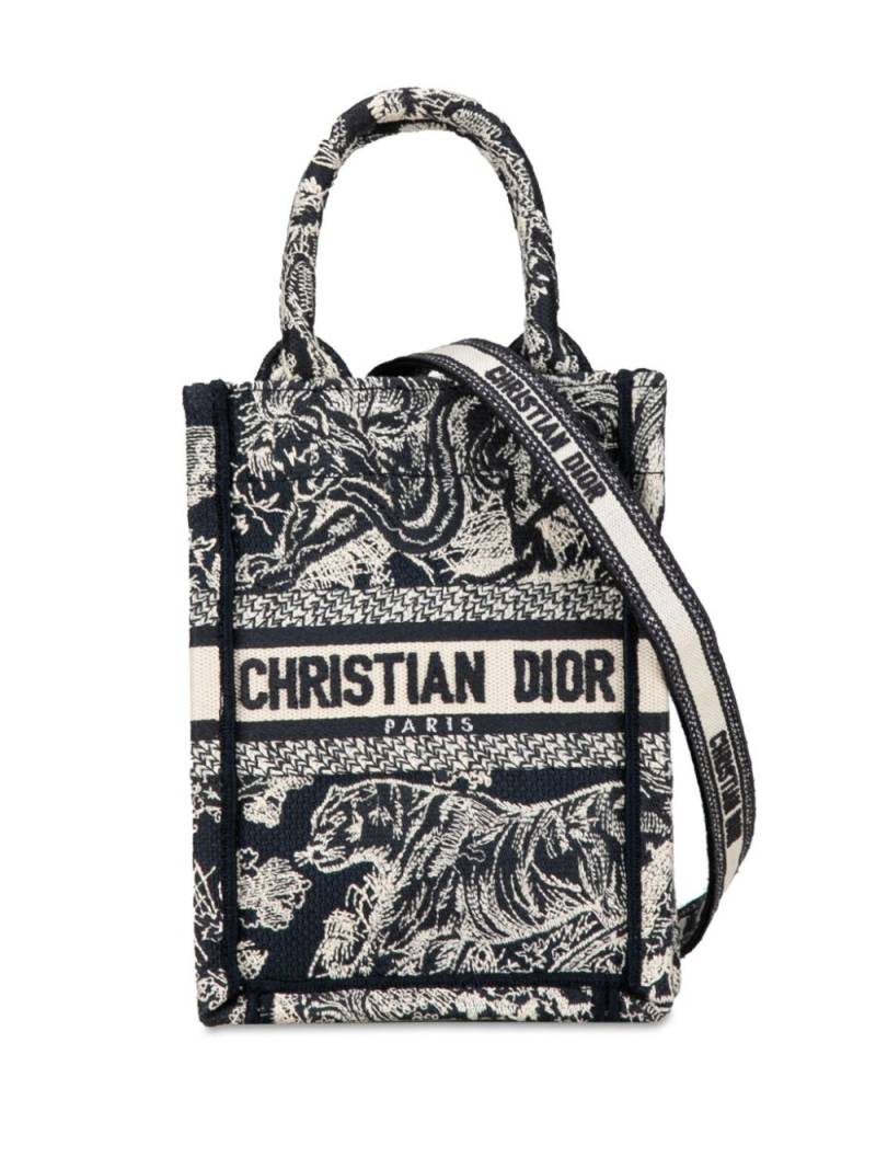 Christian Dior Pre-Owned 2022 Mini Toile de Jouy Reverse Embroidered Vertical Book Tote satchel - Blue von Christian Dior Pre-Owned