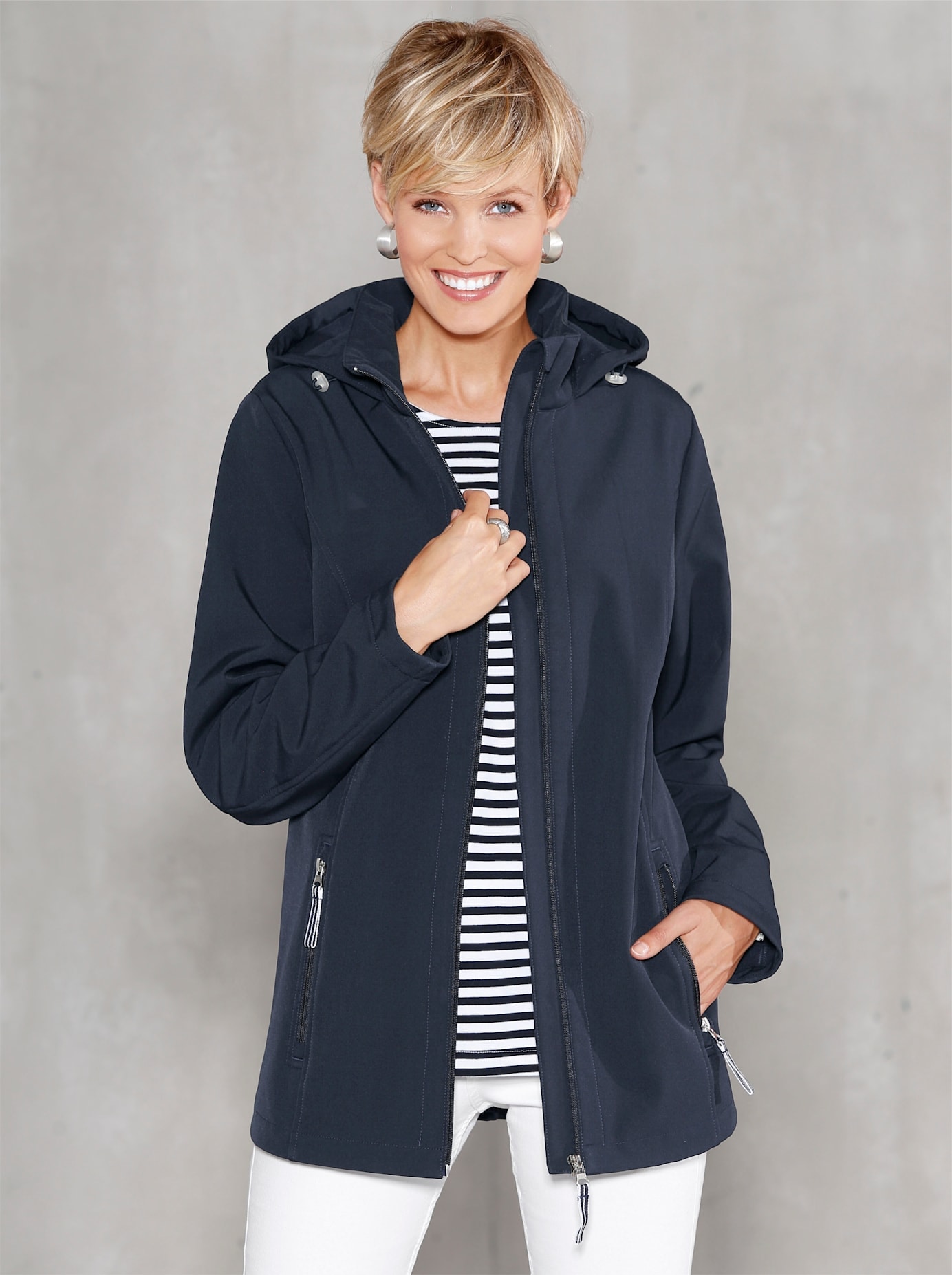 Classic Basics Softshelljacke, mit Kapuze Classic Basics Softshelljacke, mit Kapuze von Classic Basics