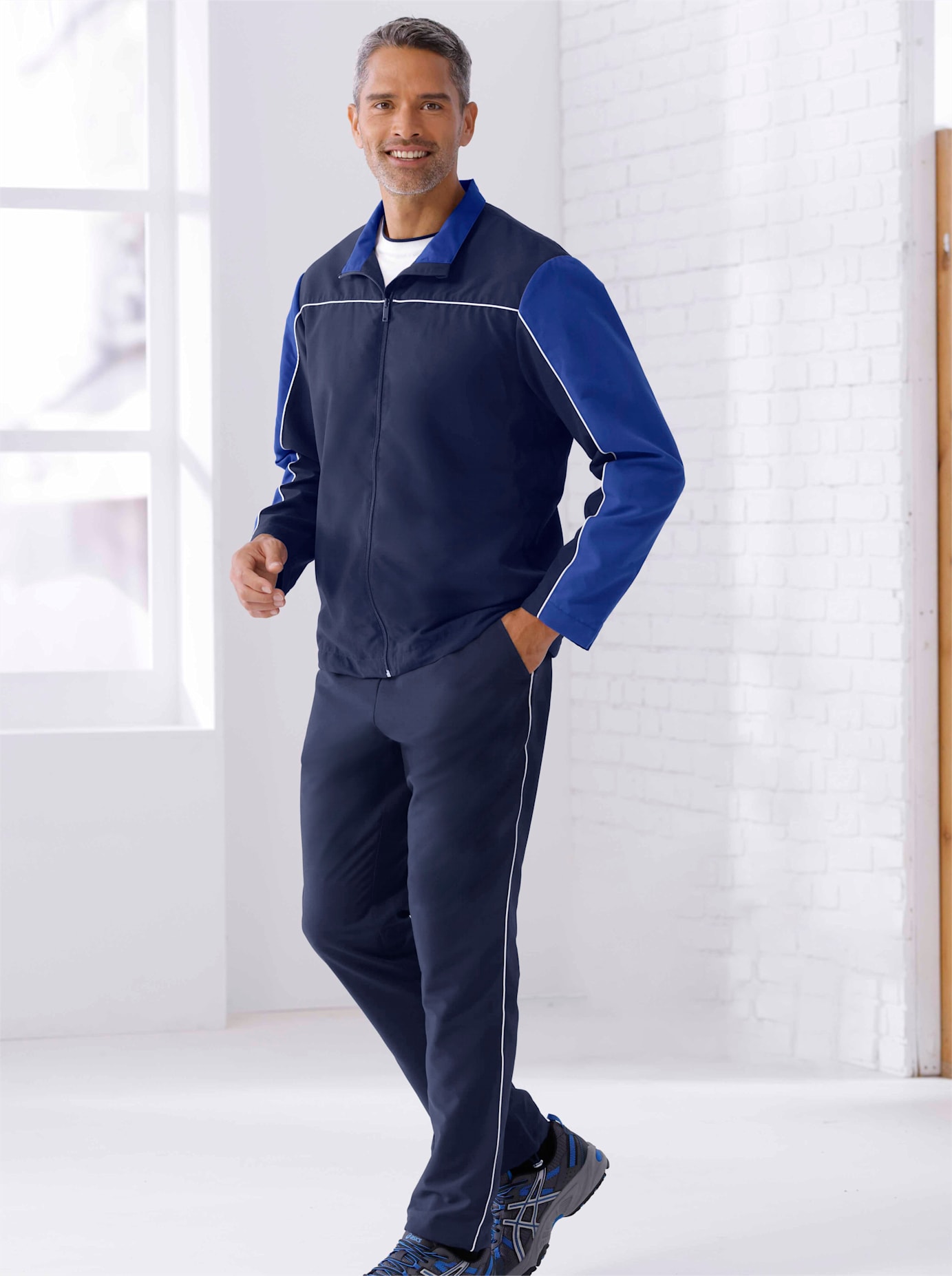 Classic Trainingsjacke, ohne Kapuze Classic Trainingsjacke, ohne Kapuze von Classic