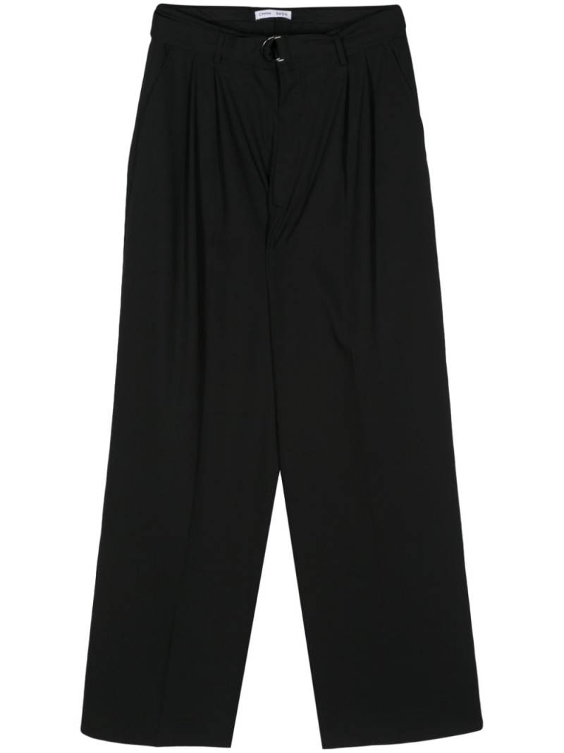 Cmmn Swdn Omari pleat-detail wool trousers - Black von Cmmn Swdn