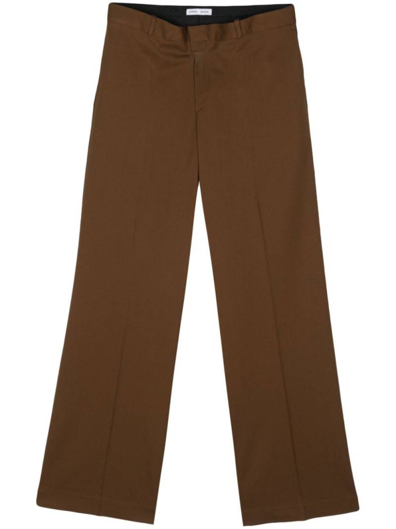 Cmmn Swdn pressed-crease tailored trousers - Brown von Cmmn Swdn