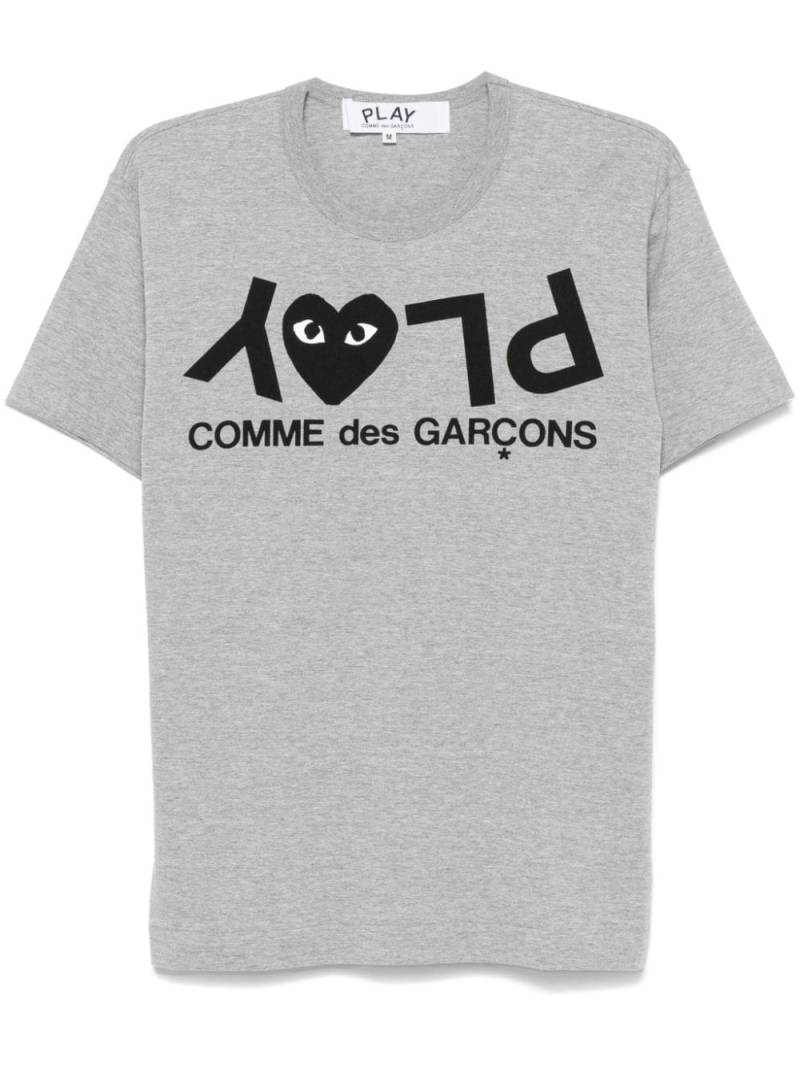 Comme Des Garçons Play logo-print T-shirt - Grey von Comme Des Garçons Play