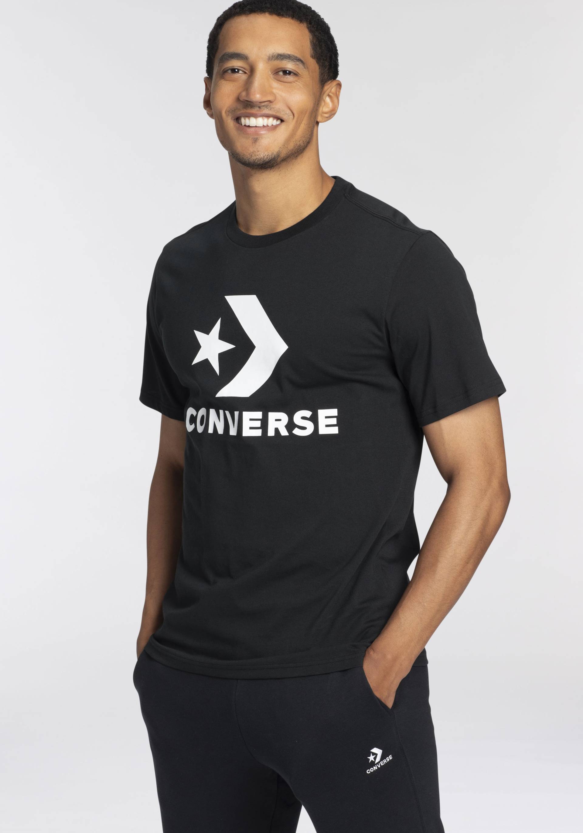 Converse T-Shirt »CONVERSE GO-TO STAR CHEVRON LOGO STANDARD-FIT T-SHIRT«, Unisex von Converse