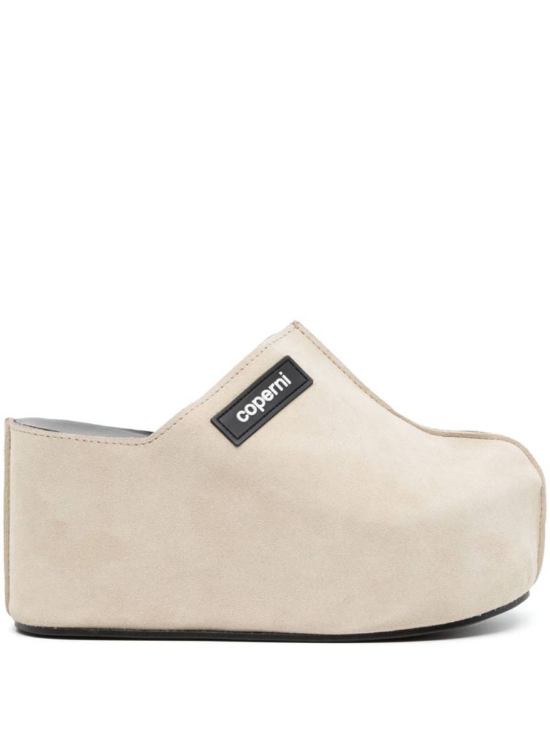 Coperni logo patch suede clogs - Neutrals von Coperni