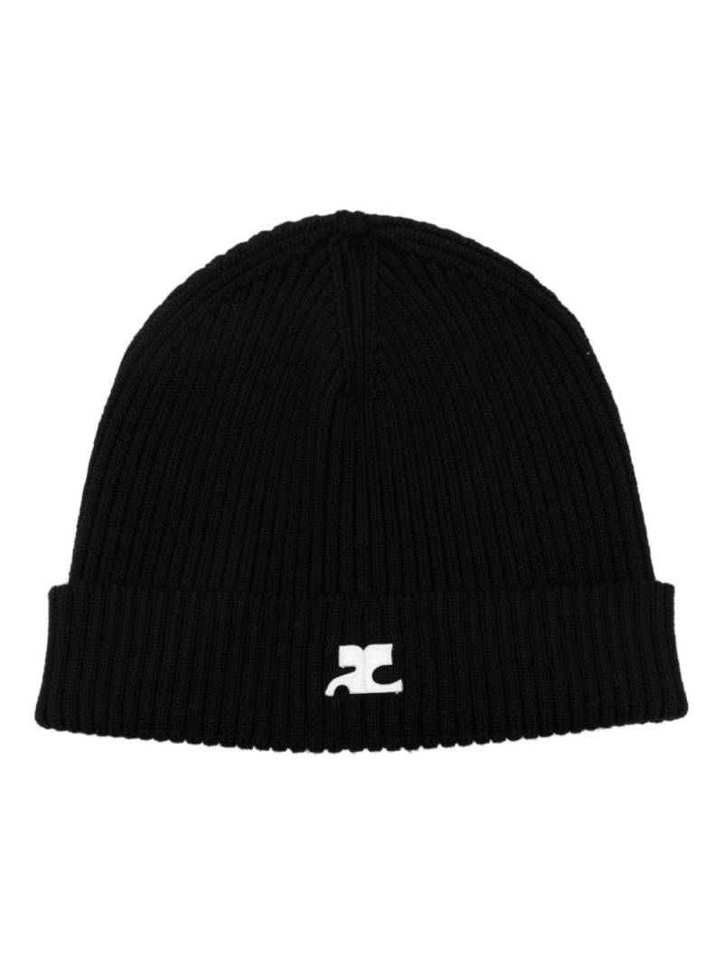 Courrèges logo-embroidered ribbed-knit beanie - Black von Courrèges