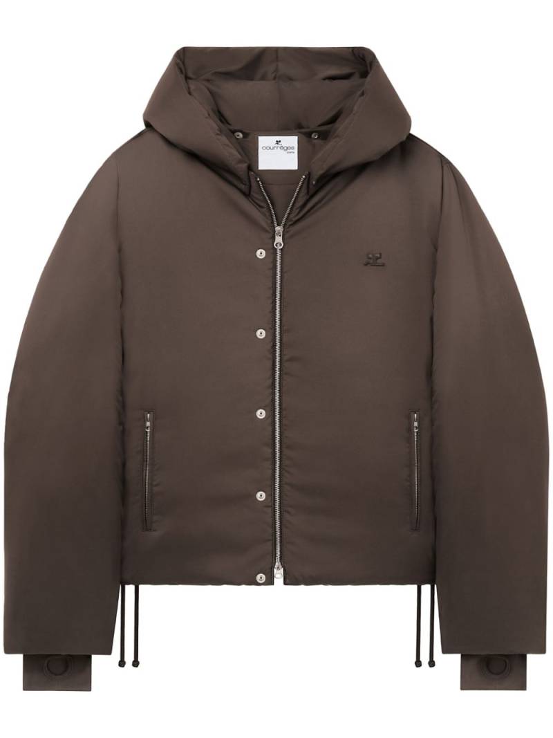 Courrèges logo-patch hooded puffer jacket - Brown von Courrèges