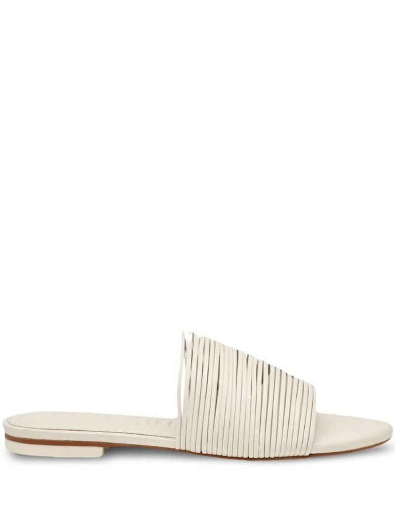 Cult Gaia Mia leather slides - White von Cult Gaia