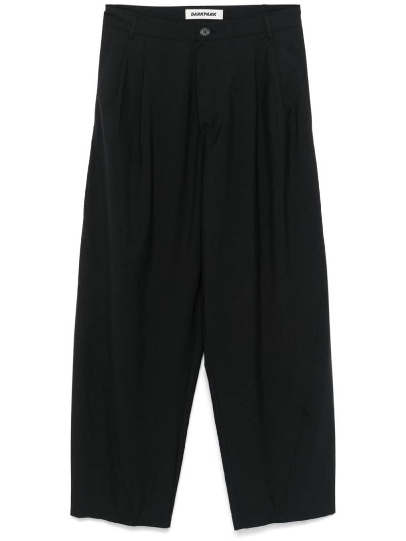 DARKPARK pleat-detail trousers - Black von DARKPARK