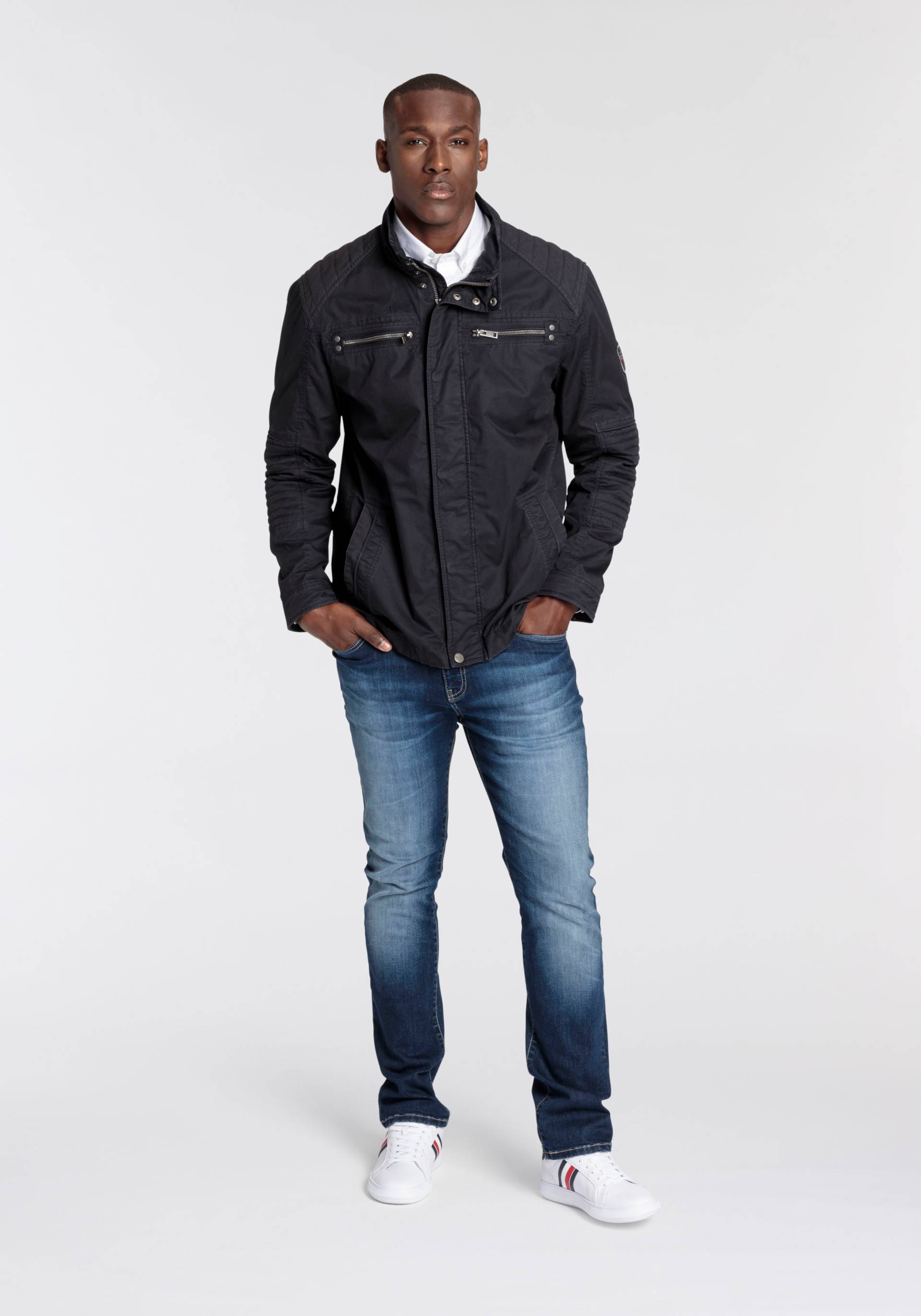 DELMAO Fieldjacket, ohne Kapuze, für den Übergang, aus Baumwolle, casualer Stil, mit Stehkragen DELMAO Fieldjacket, ohne Kapuze, für den Übergang, aus Baumwolle, casualer Stil, mit Stehkragen von DELMAO