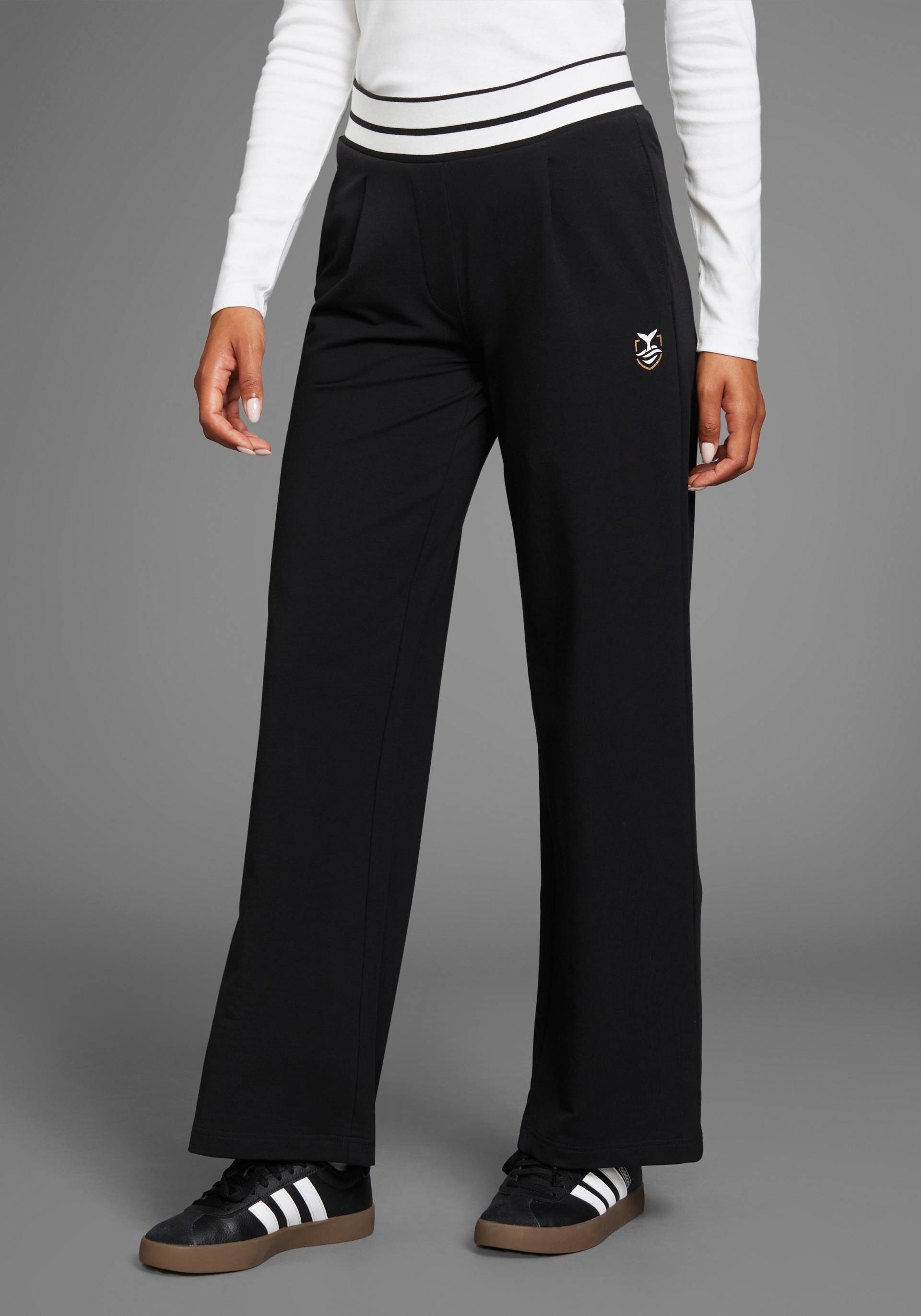DELMAO Jerseyhose, mit Kontrastbund - NEUE KOLLEKTION DELMAO Jerseyhose, mit Kontrastbund - NEUE KOLLEKTION von DELMAO