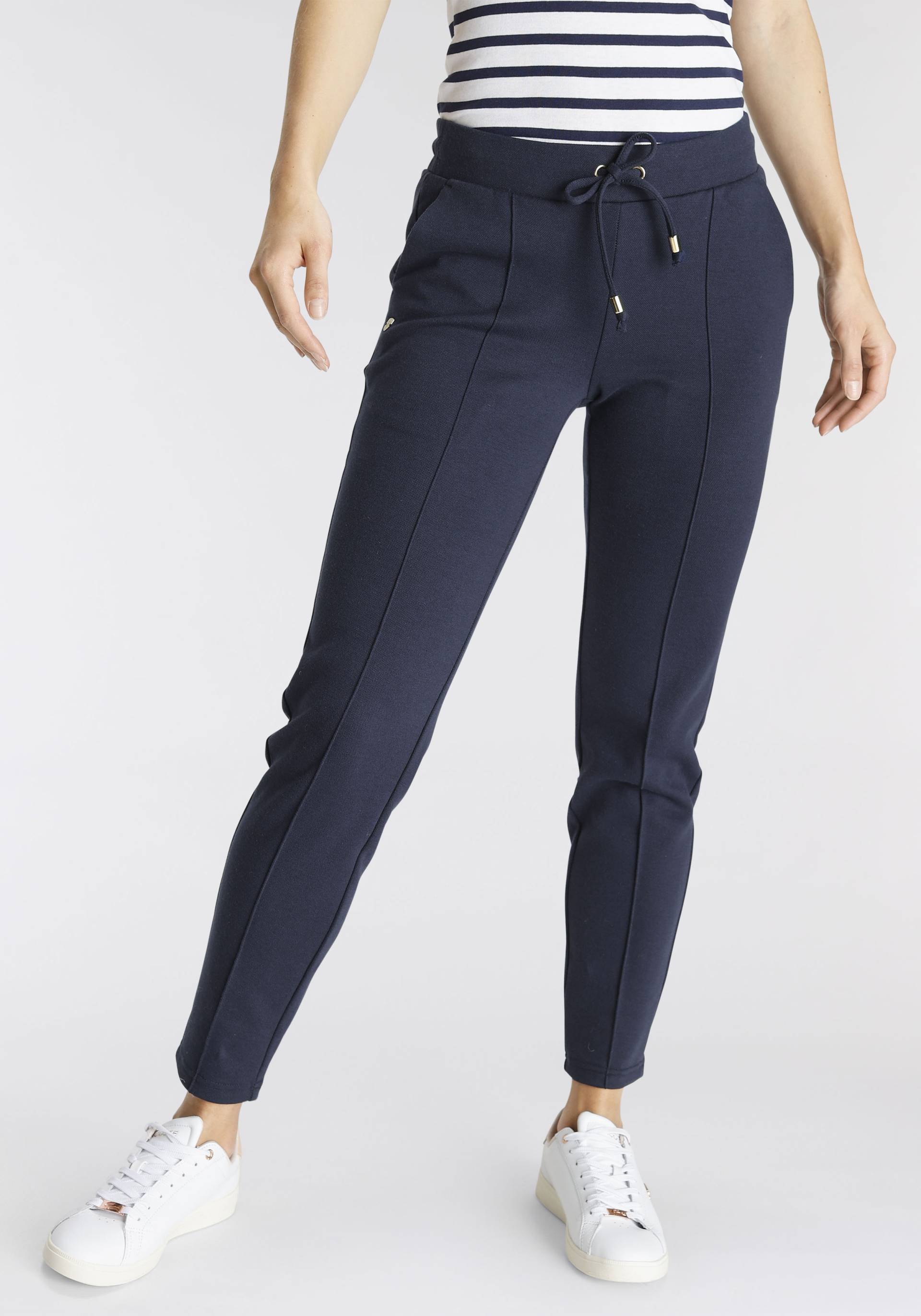 DELMAO Jogger Pants, mit trendigen Ziernähten & elastischem Bund - NEUE MARKE! DELMAO Jogger Pants, mit trendigen Ziernähten & elastischem Bund - NEUE MARKE! von DELMAO