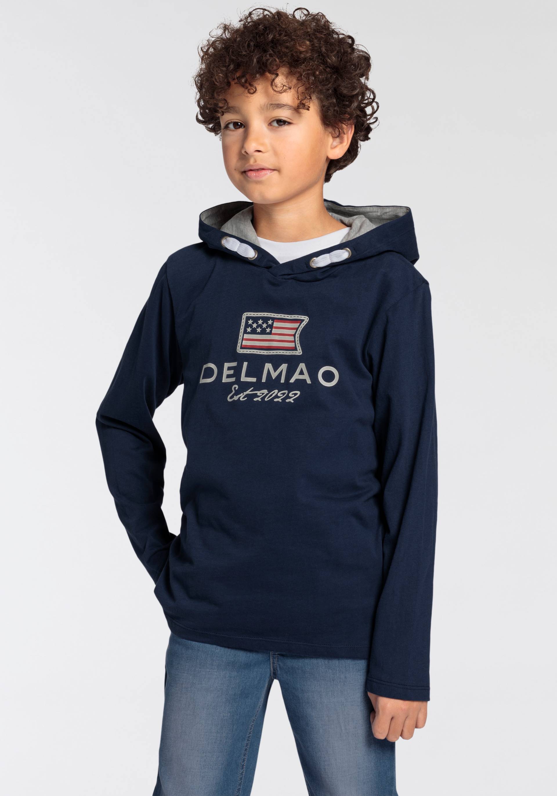 DELMAO Kapuzenshirt »für Jungen«, Langarm, Basic-Passform, bedruckt, aus Baumwolle DELMAO Kapuzenshirt »für Jungen«, Langarm, Basic-Passform, bedruckt, aus Baumwolle von DELMAO