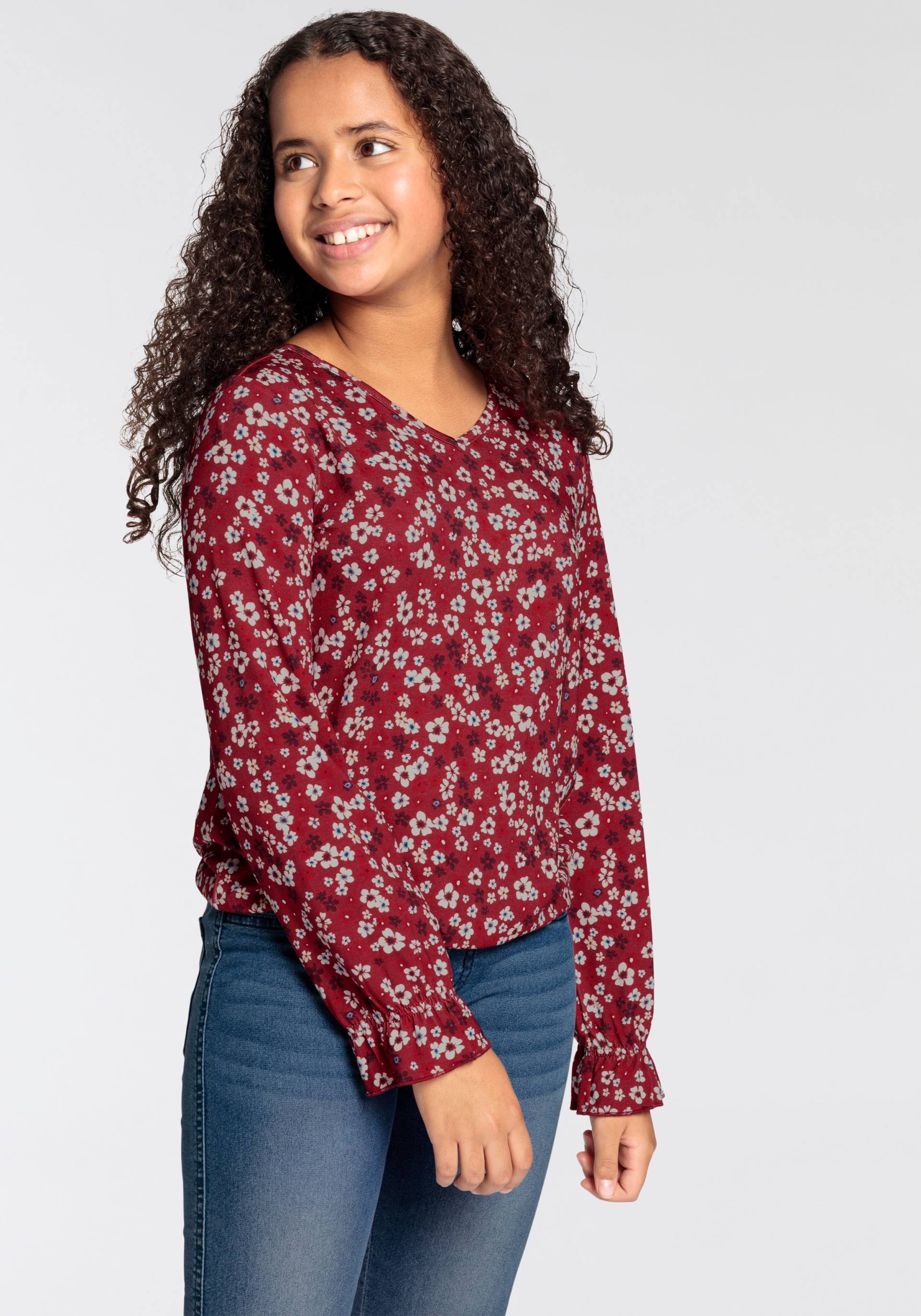 DELMAO Langarmshirt »für Mädchen«, langärmlig, bequem geschnitten, unifarben, mit V-Ausschnitt DELMAO Langarmshirt »für Mädchen«, langärmlig, bequem geschnitten, unifarben, mit V-Ausschnitt von DELMAO