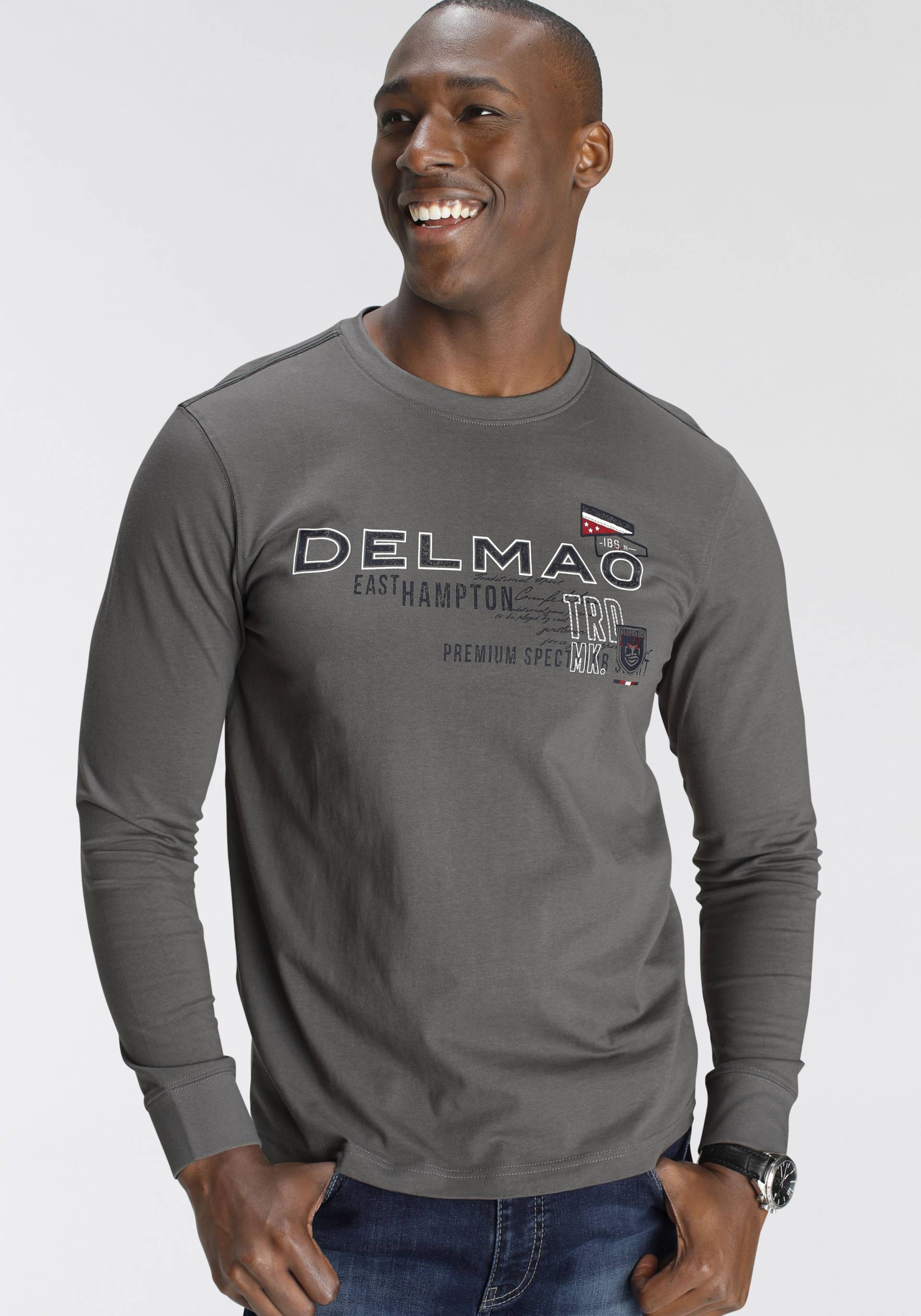 DELMAO Langarmshirt, schmale Passform, bedruckt, Rundhalsausschnitt, aus Baumwolle DELMAO Langarmshirt, schmale Passform, bedruckt, Rundhalsausschnitt, aus Baumwolle von DELMAO