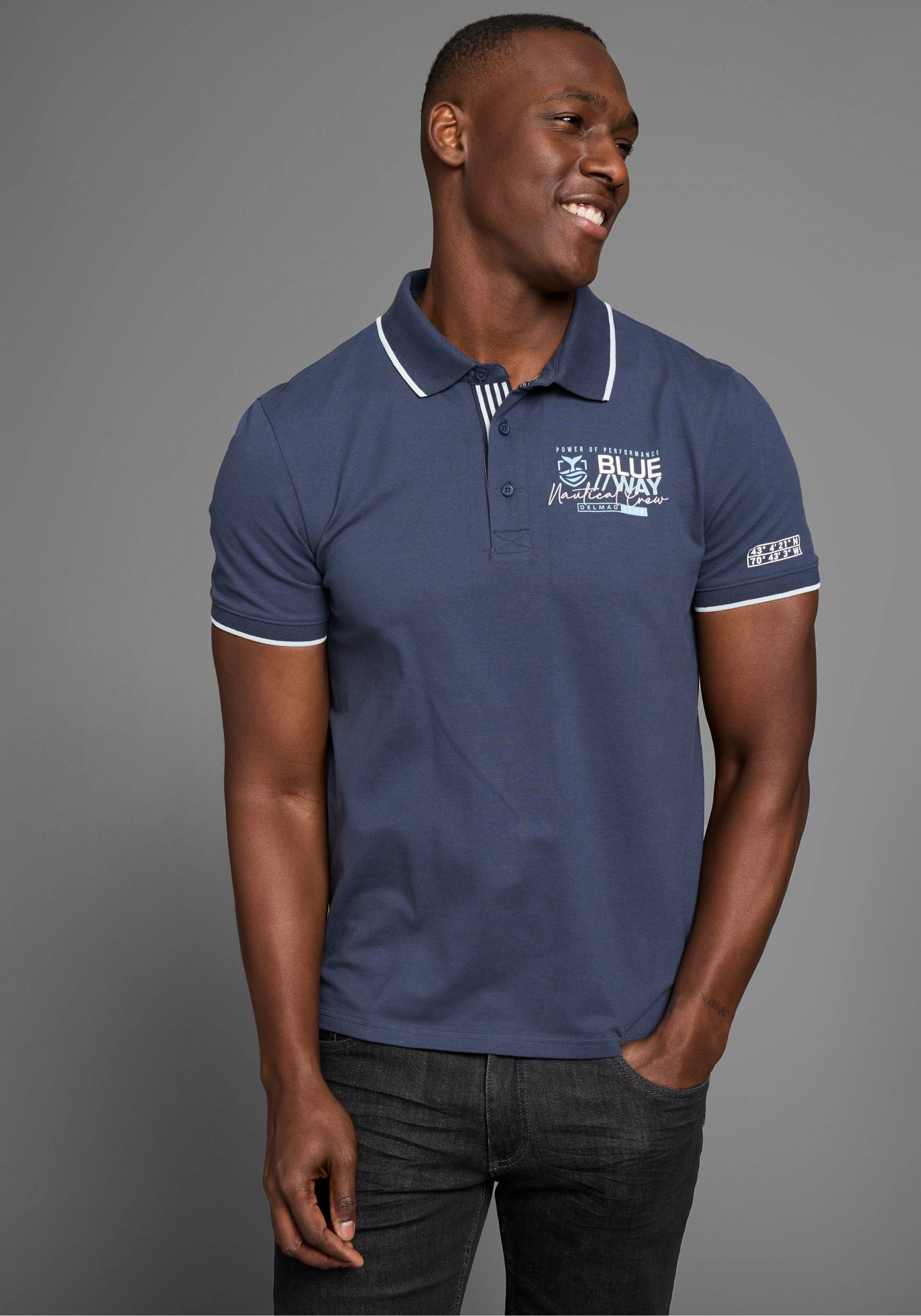 DELMAO Poloshirt, mit sportlichen Kontraststreifen & gestreifter Knopfleistenblende DELMAO Poloshirt, mit sportlichen Kontraststreifen & gestreifter Knopfleistenblende von DELMAO