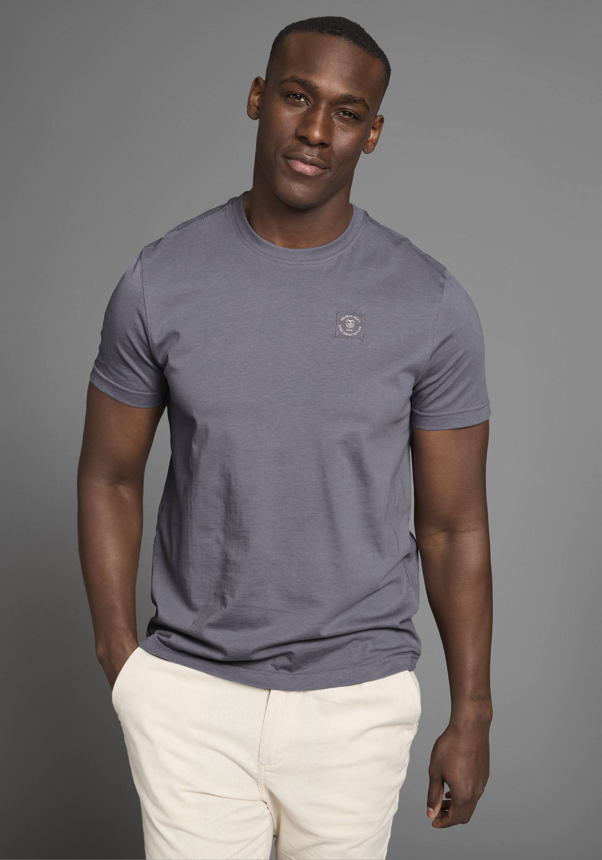 DELMAO Rundhalsshirt, Kurzarm, Regular Fit, basic, aus 100% Baumwolle DELMAO Rundhalsshirt, Kurzarm, Regular Fit, basic, aus 100% Baumwolle von DELMAO
