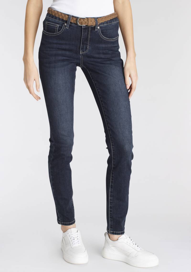 DELMAO Slim-fit-Jeans, (Set, 2 tlg., mit Gürtel), schmale Beinform, normale Leibhöhe, knöchellang von DELMAO