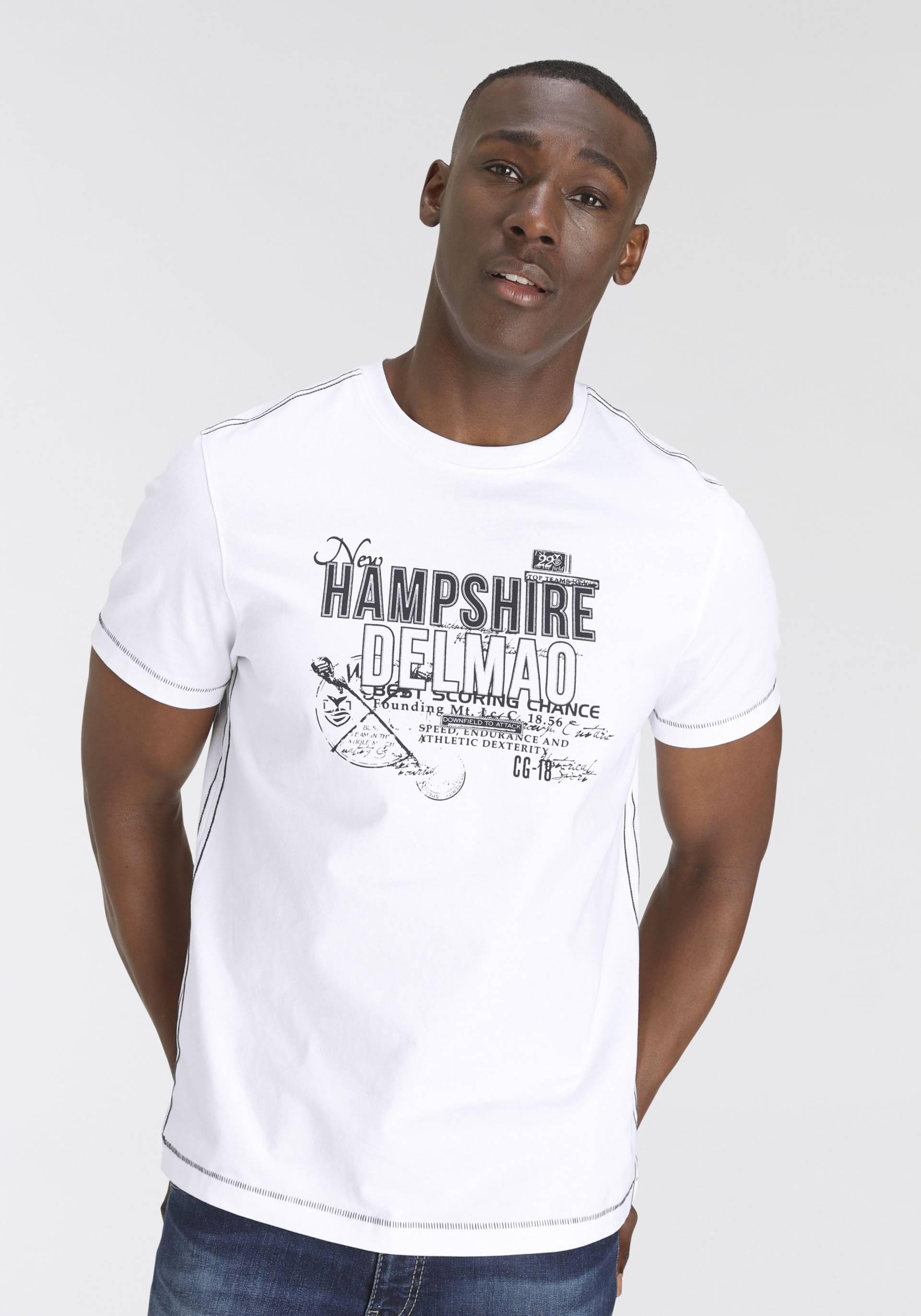 DELMAO T-Shirt, Kurzarm, lässige Passform, mit stylischem Print, Rundhals DELMAO T-Shirt, Kurzarm, lässige Passform, mit stylischem Print, Rundhals von DELMAO